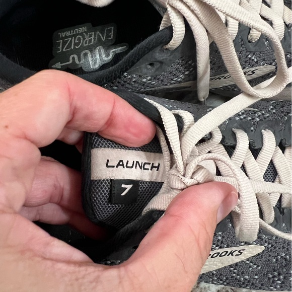 Brooks Launch 7 Running Shoe in Pale Pink and Dark Gray, Size 9.5 - Picture 7 of 9